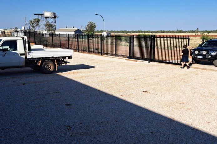 Noonkanbah Aboriginal Corporation car park built with PebbleLock