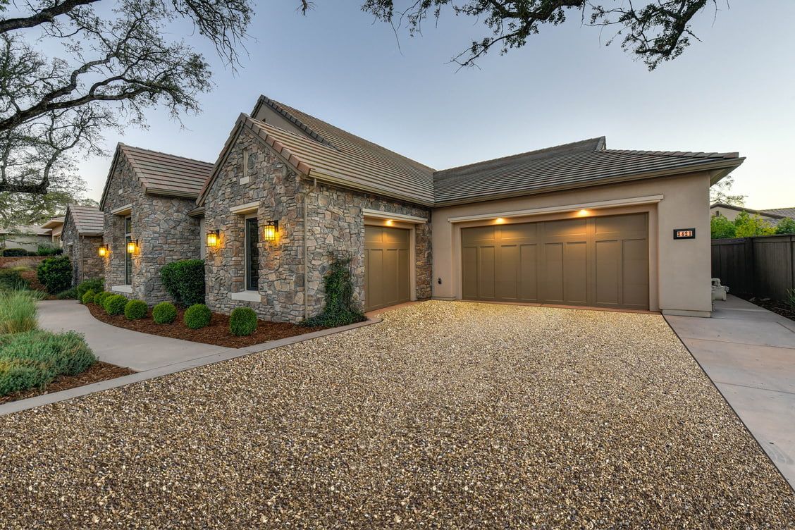 Pebbled driveway built with permeable pavers