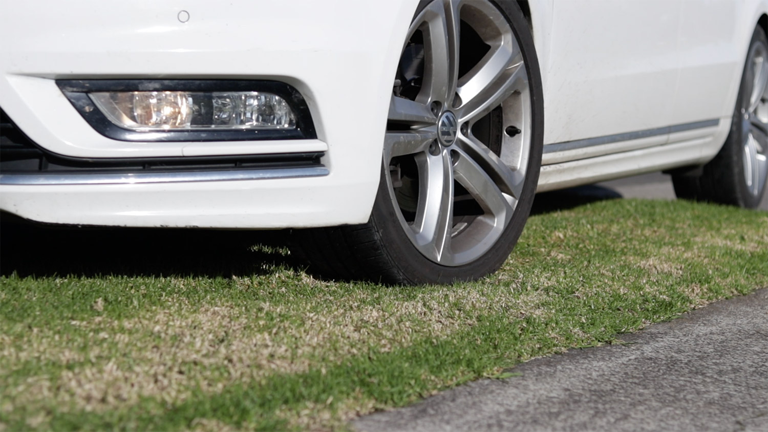 car-grass-parking