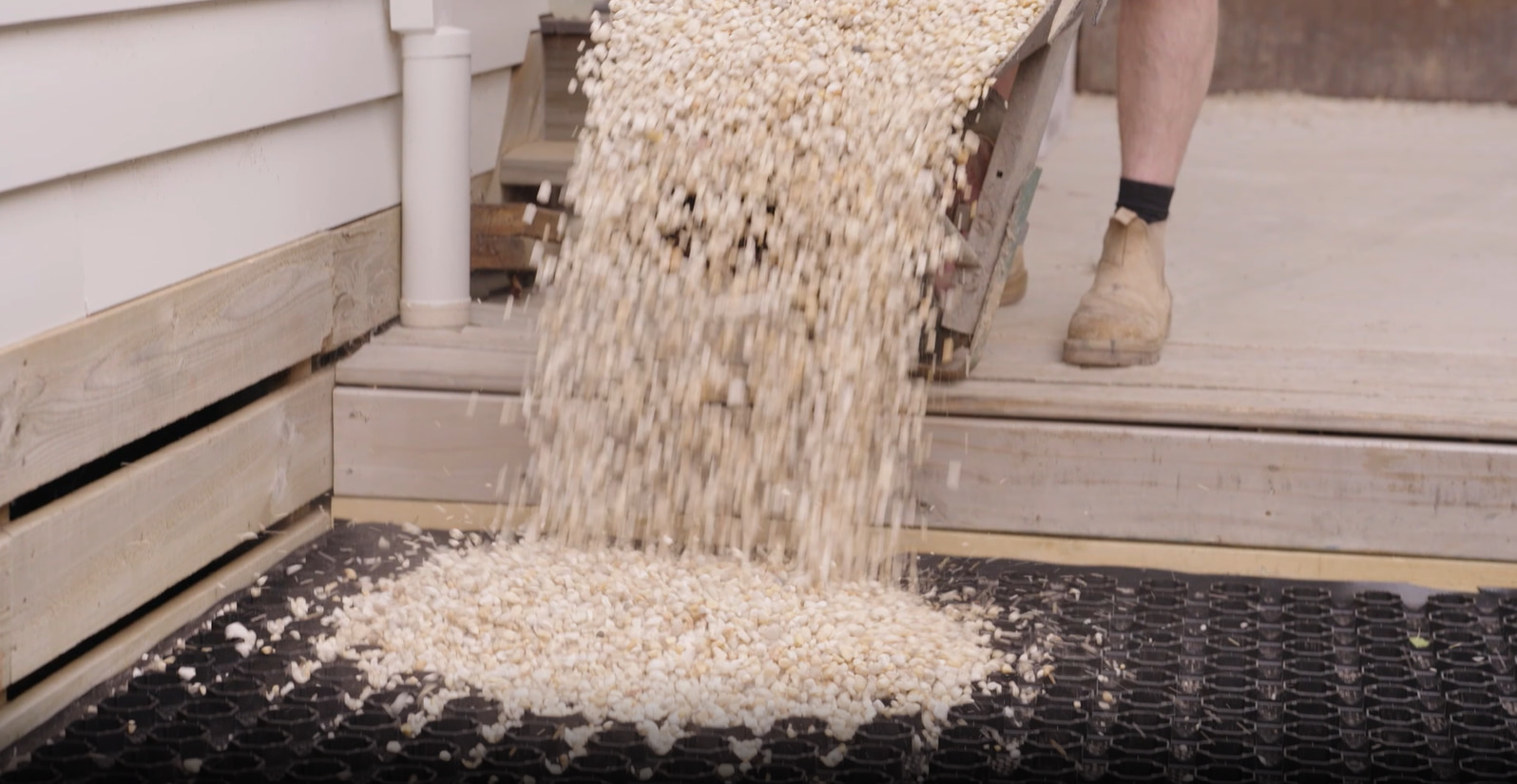 Pebbled Driveway- pebblelock